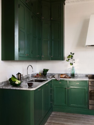 Färgsätt köket i en grön kulör
