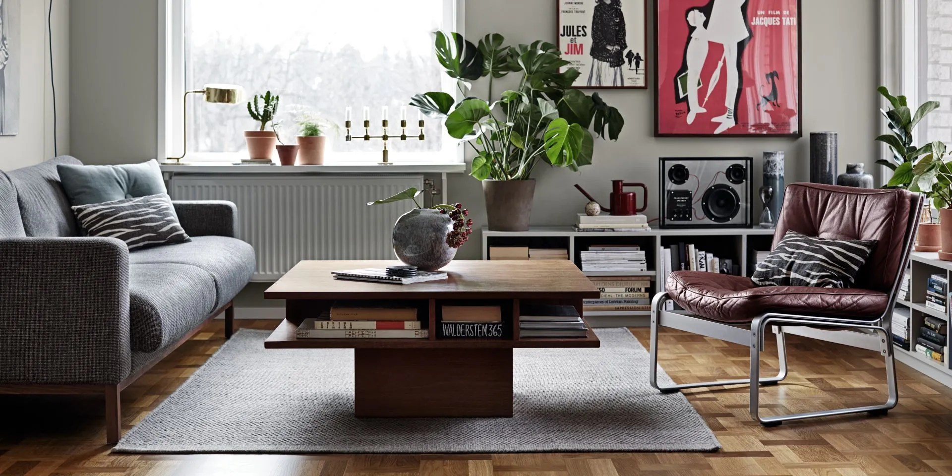 Vardagsrum målat i grandpa samarbetet i kulören Södermannagatan.