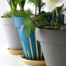 Inspiration att måla om krukor i kulörerna grafit och rökgrå